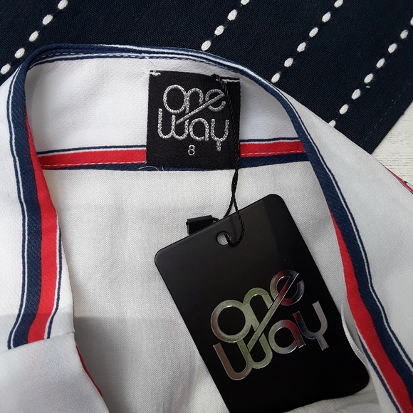 LF| One Way Mini Skirt White, Red, Blue Tie Waist Size 4 - Picture 4 of 8